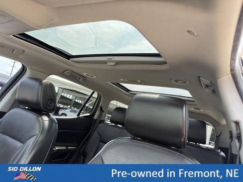 Used 2019 GMC Acadia SLT AWD/4WD image 16