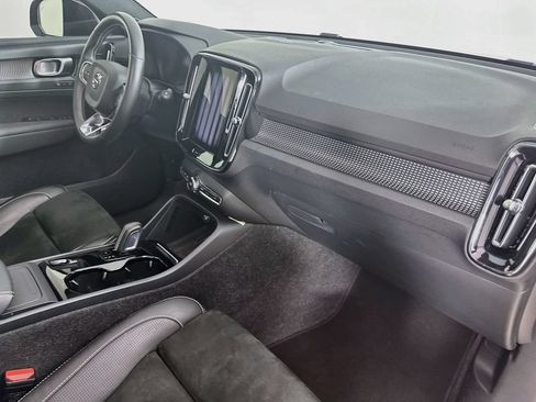 Used 2021 Volvo XC40 P8 Recharge w/ Advanced Package AWD/4WD image 30