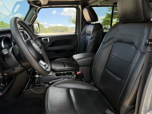 Used 2023 Jeep Wrangler Unlimited Sahara AWD/4WD image 26