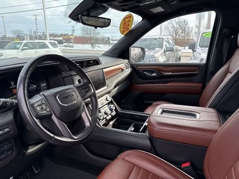 Used 2023 GMC Yukon Denali Ultimate image 11