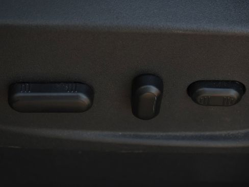 Used 2013 Ford C-MAX SEL FWD image 14