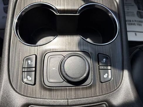 Used 2023 GMC Acadia SLT AWD/4WD image 23