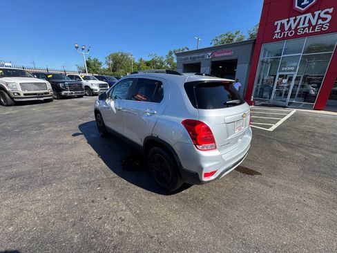 Used 2019 Chevrolet Trax LT w/ LT Convenience Package AWD/4WD image 7