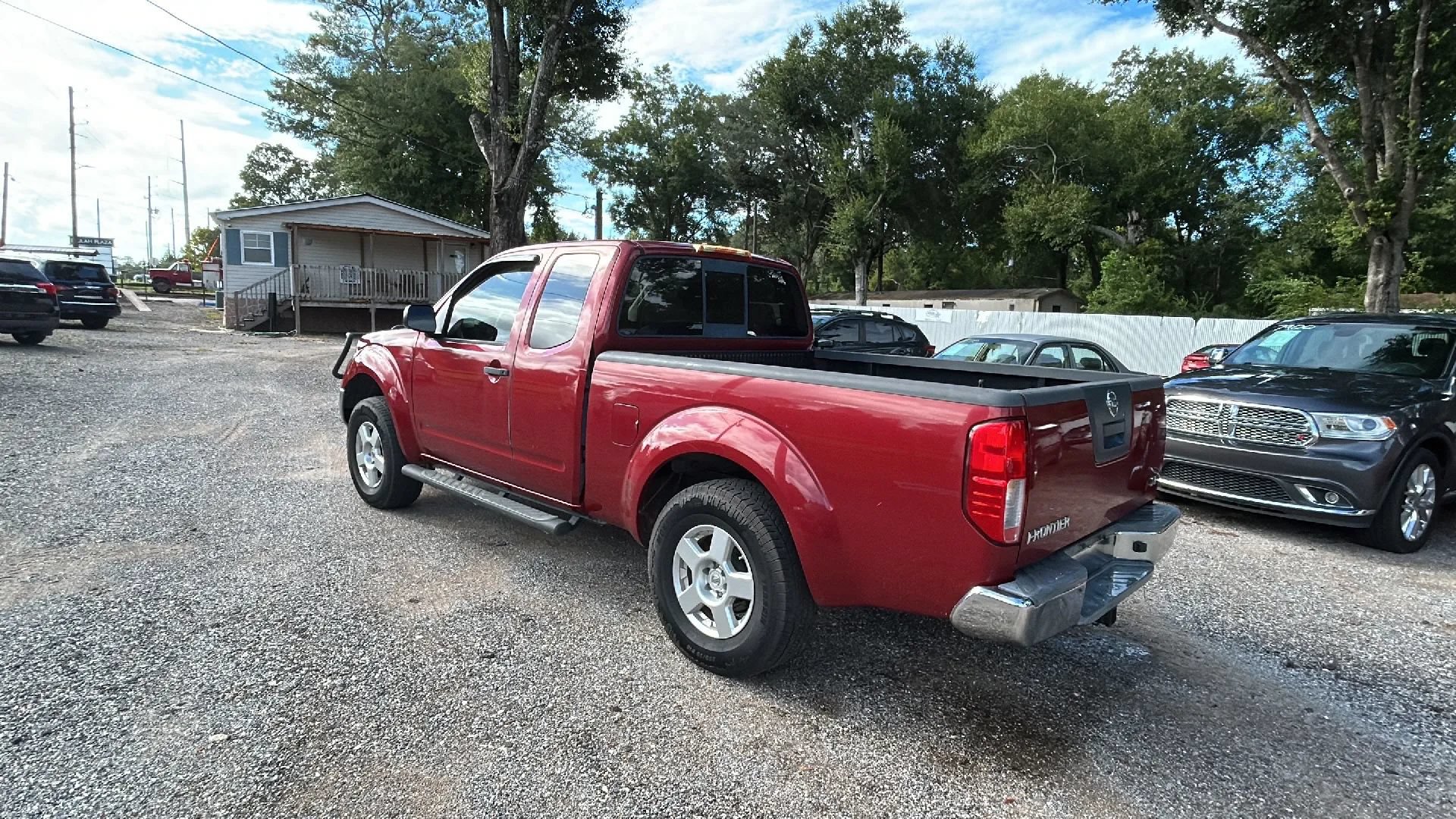 Used 2007 Nissan Frontier SE w/ SE Value Truck Pkg RWD image 9
