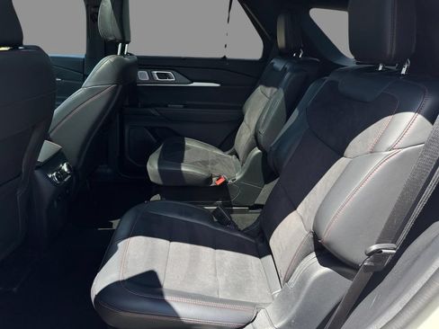 Used 2025 Ford Explorer ST AWD/4WD image 5