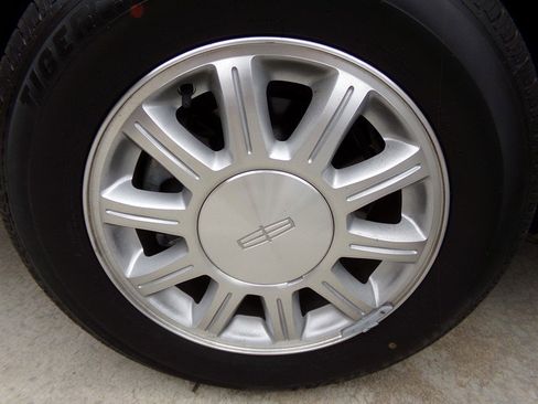 Used 2001 Lincoln Continental image 91