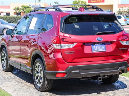 Used 2022 Subaru Forester Premium AWD/4WD image 8