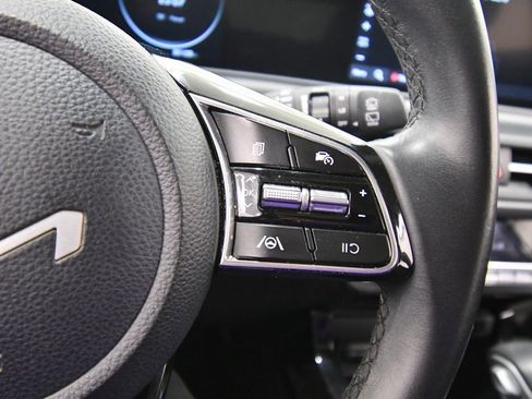 Certified 2024 Kia Seltos EX image 22