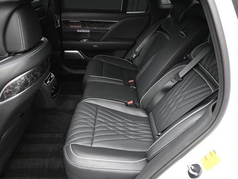 Used 2025 Genesis G90 3.5T AWD/4WD image 19