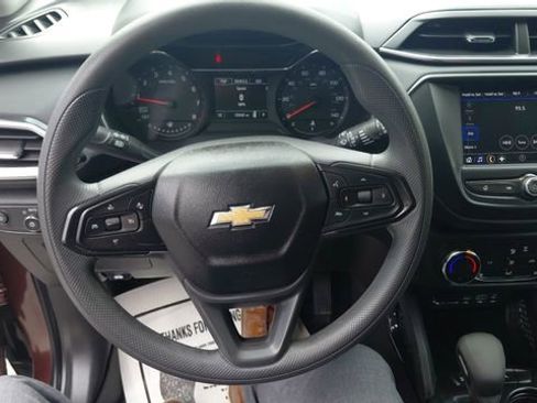 Used 2023 Chevrolet TrailBlazer LT FWD image 16