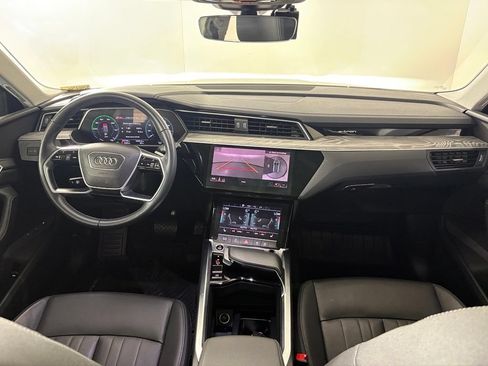 Used 2022 Audi e-tron Premium AWD/4WD image 38