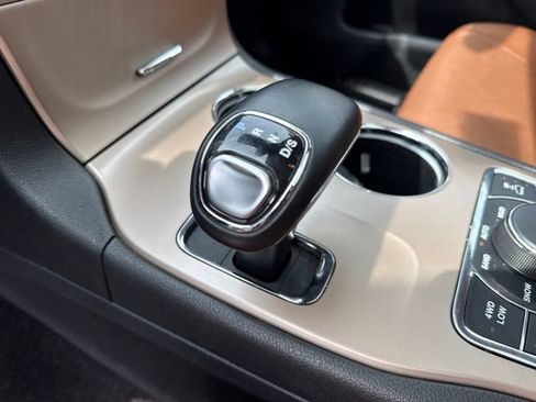 Used 2015 Jeep Grand Cherokee Summit w/ Platinum Series Group image 28