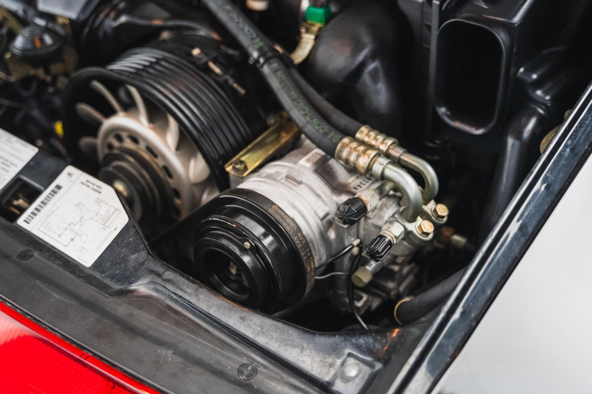 Used 1995 Porsche 911 Carrera RWD image 96