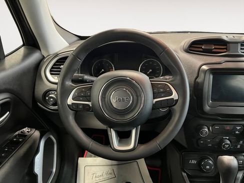 Used 2021 Jeep Renegade Latitude AWD/4WD image 10