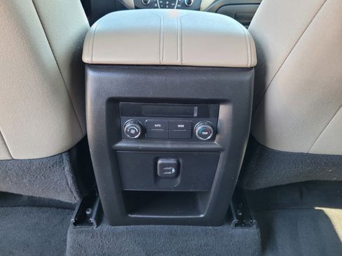 Used 2023 Chevrolet Traverse LS image 15