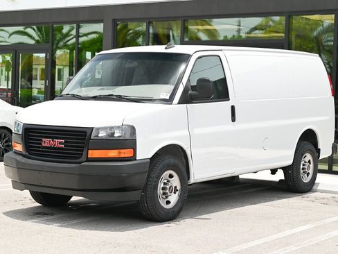 Used 2021 GMC Savana 2500 RWD image 2