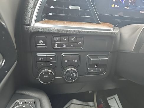 Used 2025 Chevrolet Tahoe High Country w/ Sun And Tow Package AWD/4WD image 19