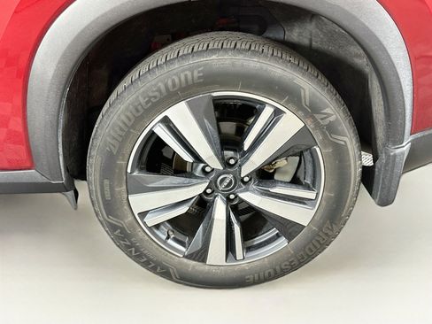 Used 2023 Nissan Rogue SL AWD/4WD image 11