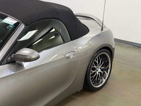 Used 2005 BMW Z4 2.5i image 5