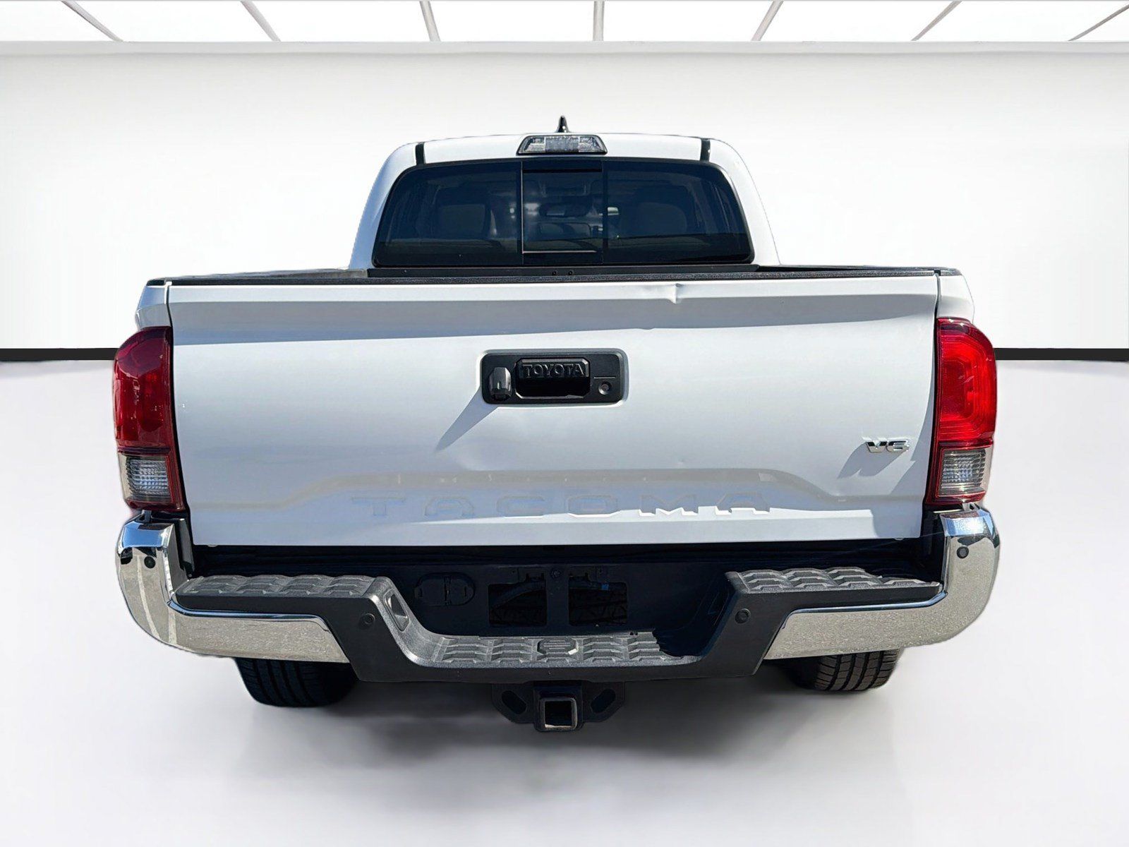 Used 2018 Toyota Tacoma SR5 RWD image 5