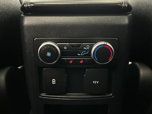 Used 2020 Ford Explorer XLT w/ Equipment Group 202A AWD/4WD image 29