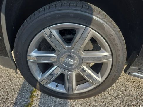 Used 2019 Cadillac Escalade Premium Luxury AWD/4WD image 6