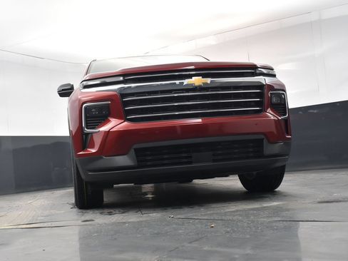 New 2026 Chevrolet Traverse LT w/ Driver Confidence Package AWD/4WD image 18