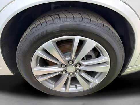 Used 2020 Cadillac XT6 Premium Luxury FWD image 24