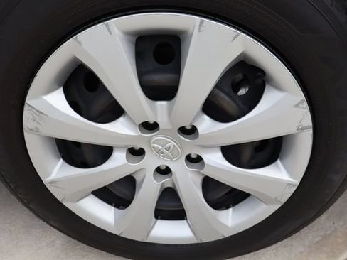 Used 2024 Toyota Corolla LE FWD image 46