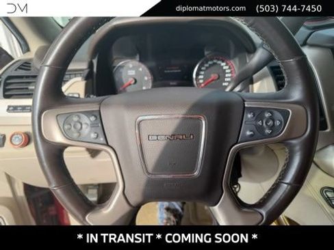 Used 2015 GMC Yukon Denali w/ Premium Package AWD/4WD image 4