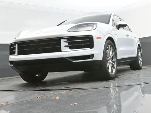 New 2026 Porsche Cayenne S image 32