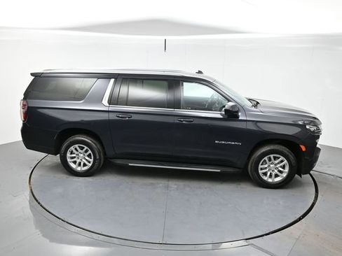Used 2024 Chevrolet Suburban LT image 42