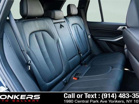 Used 2021 BMW X5 xDrive40i w/ Premium Package 2 image 28
