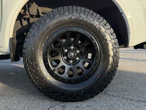 Used 2017 Nissan Frontier SV w/ SV Value Truck Package image 9