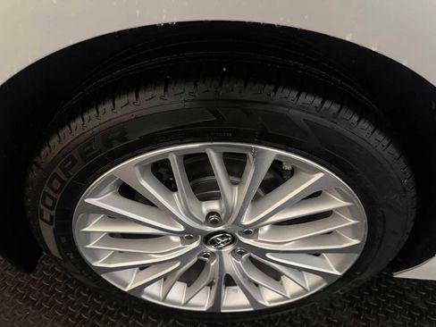 Certified 2018 Toyota Camry XLE image 13