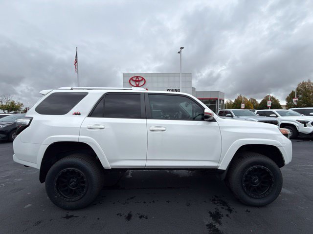 Used 2017 Toyota 4Runner SR5 Premium AWD/4WD image 3