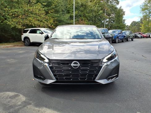 New 2025 Nissan Altima 2.5 SV image 2