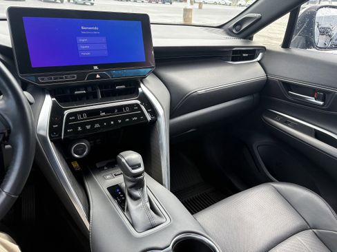 Certified 2023 Toyota Venza Limited AWD/4WD image 9
