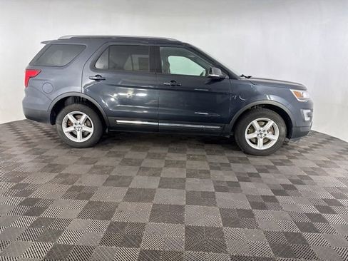 Used 2017 Ford Explorer XLT w/ Equipment Group 202A image 7