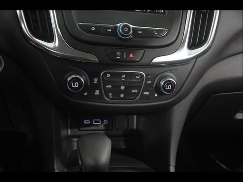 Used 2024 Chevrolet Equinox LT FWD image 14