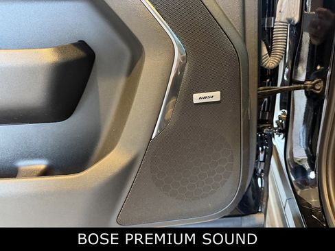 Used 2023 GMC Yukon XL SLT w/ SLT Luxury Package image 31