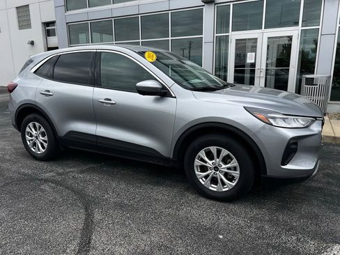Used 2023 Ford Escape Active w/ Tech Pack #2 AWD/4WD image 4