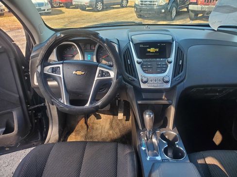 Used 2017 Chevrolet Equinox LT w/ Convenience Package image 16