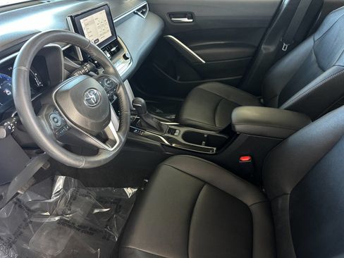 Used 2024 Toyota Corolla Cross XLE FWD image 9