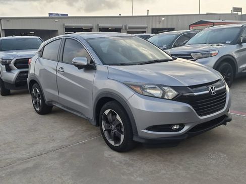 Used 2018 Honda HR-V EX image 4