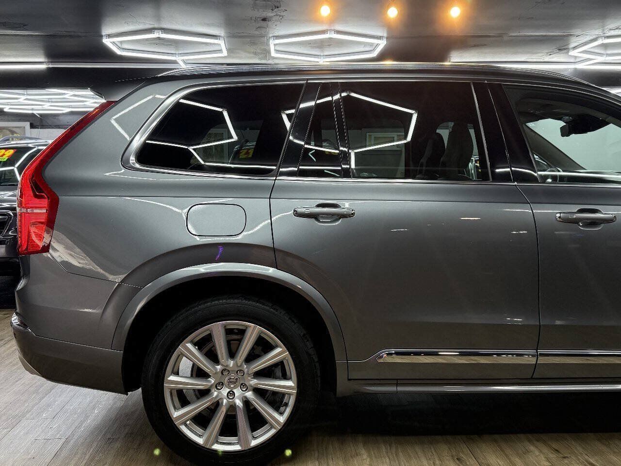Used 2016 Volvo XC90 T6 Inscription w/ Vision Package AWD/4WD image 15