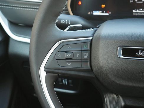 New 2025 Jeep Grand Cherokee L Laredo w/ Luxury Tech Group I image 16