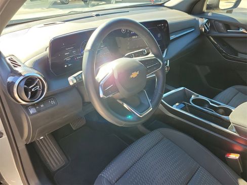 Used 2025 Chevrolet Equinox LT image 14