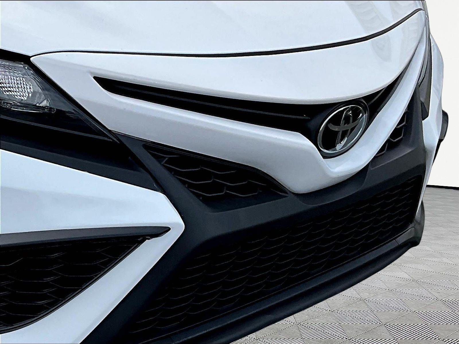 Used 2024 Toyota Camry SE FWD image 32