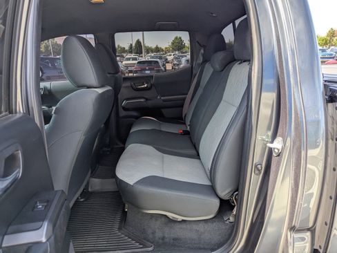 Used 2021 Toyota Tacoma TRD Off-Road AWD/4WD image 30